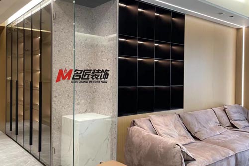 柳州市萬(wàn)興中央城現(xiàn)代簡(jiǎn)約風(fēng)格三居室裝修案例